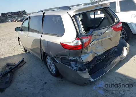 2015 Toyota Sienna Limited Premium 7 Passenger z USA, uszkodzony, nr VIN 5TDYK3DC0FS632909